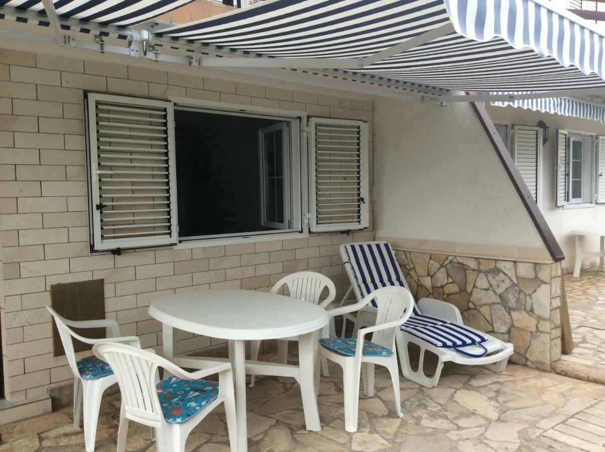 Island Of Pag Holiday Apartments Ngoại thất bức ảnh