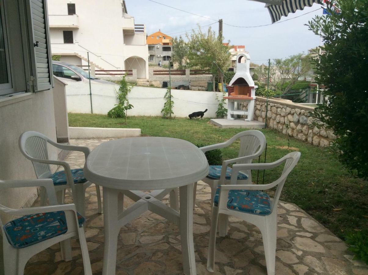 Island Of Pag Holiday Apartments Ngoại thất bức ảnh