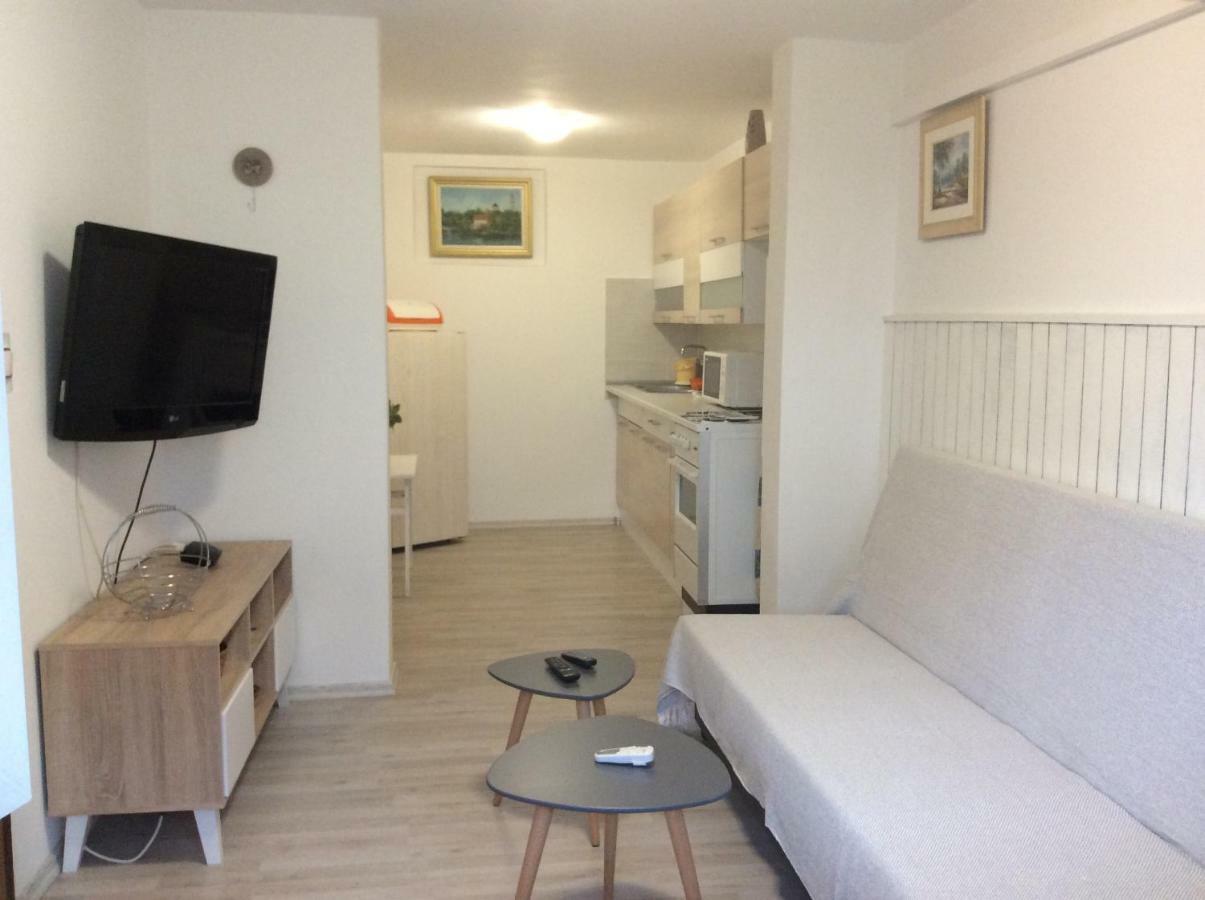 Island Of Pag Holiday Apartments Ngoại thất bức ảnh