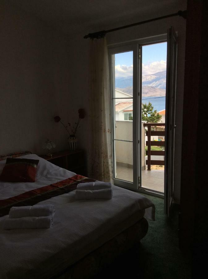 Island Of Pag Holiday Apartments Ngoại thất bức ảnh